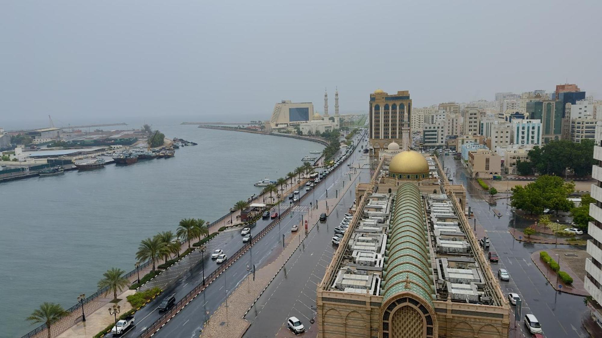 Al Jazeerah Hotel Sharjah Bagian luar foto